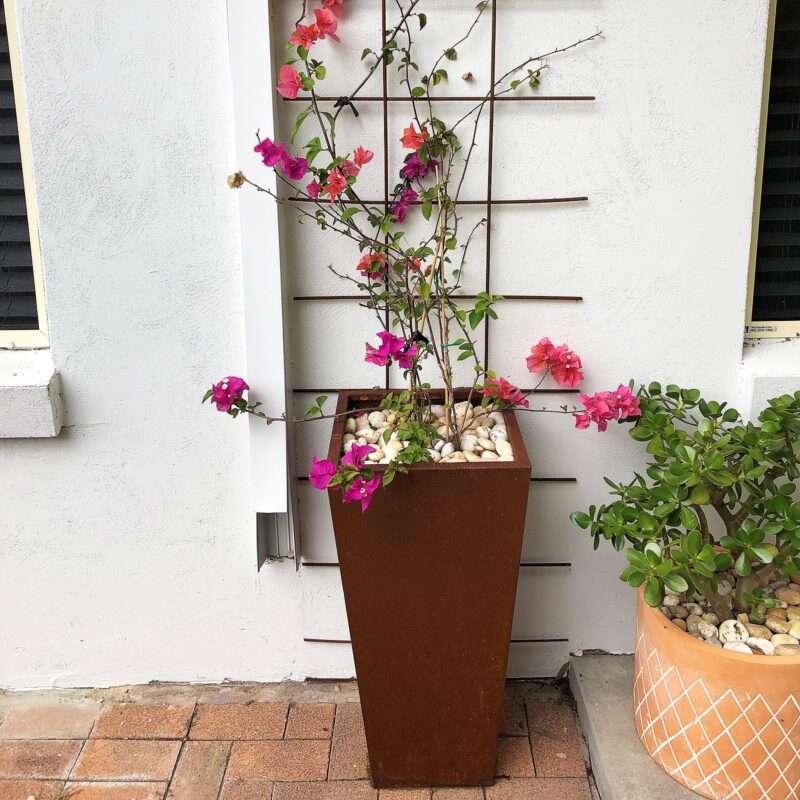 18487 Casa planter lifestyle