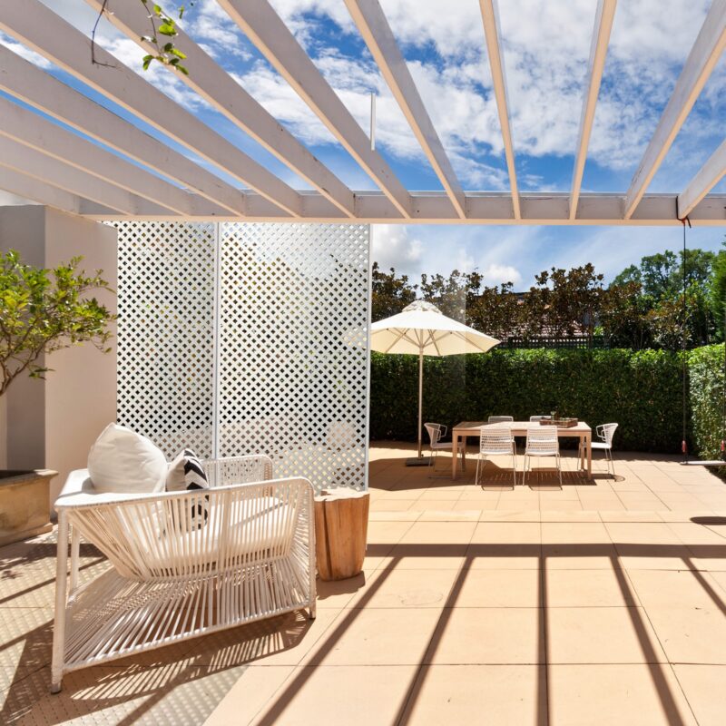 Jack Matrix Classic Diamond Lattice 2400x1200mm Off White Privacy Screen